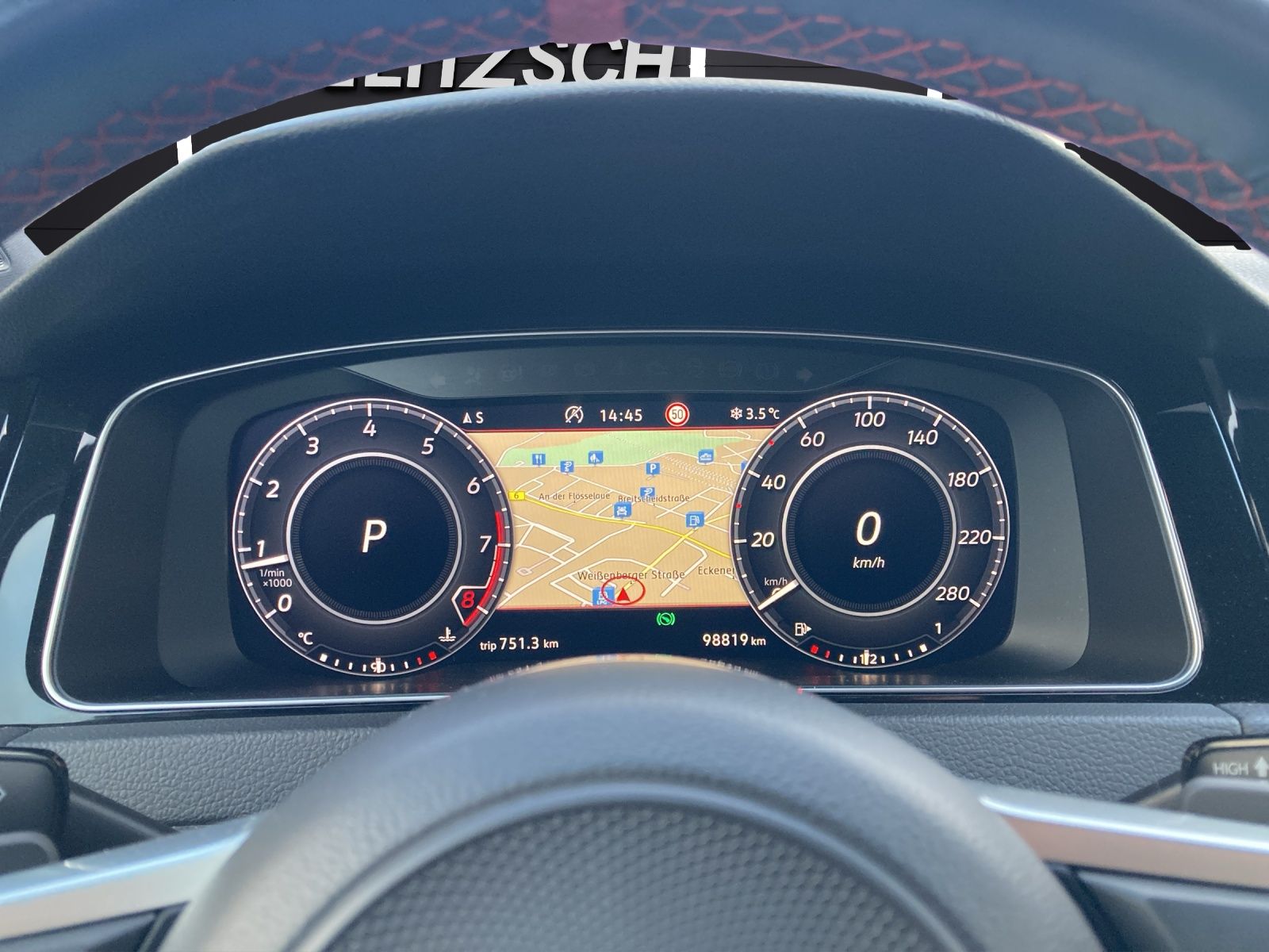 Fahrzeugabbildung Volkswagen Golf VII GTI TCR Start-Stopp DSG LED Navi Pano A