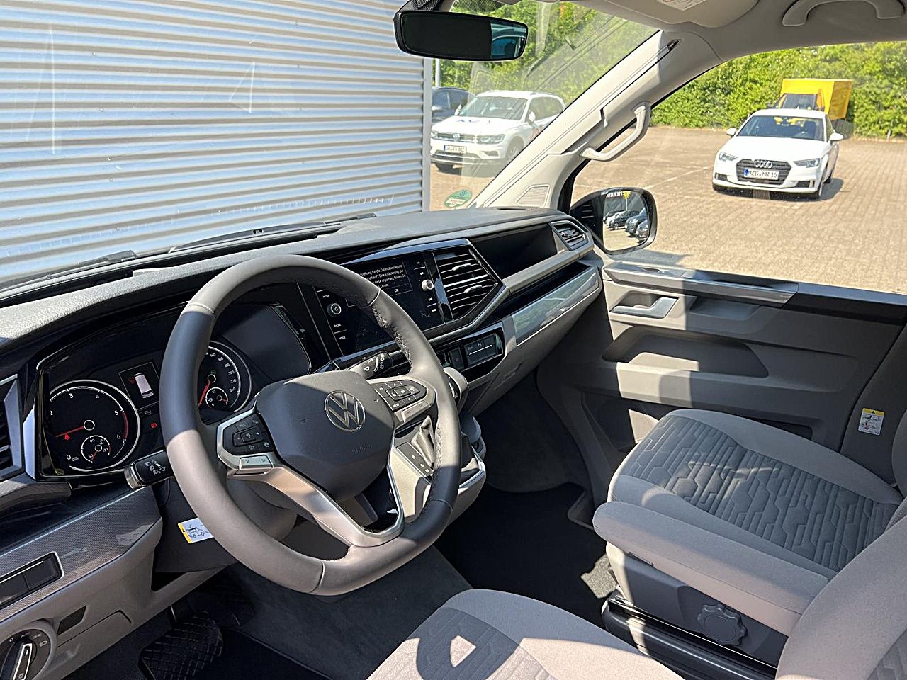 Fahrzeugabbildung Volkswagen T6.1 California Ocean Edition 2.0 TDI DSG Klima