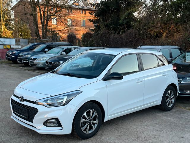 Hyundai i20 YES! 1-Hand/SHZ/Klima/Kamera/HU-AU neu.