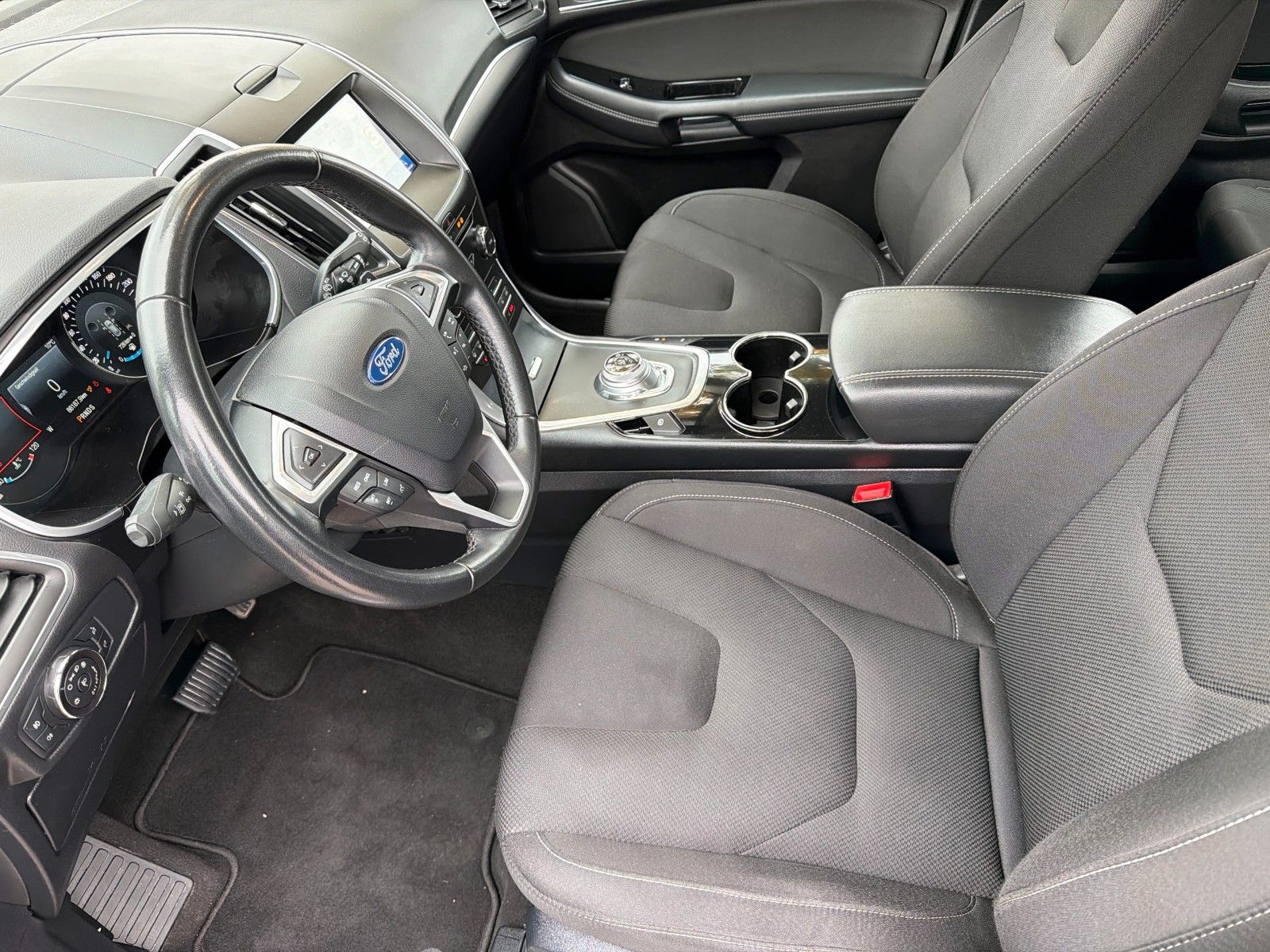 Fahrzeugabbildung Ford S-Max S-MAX Titanium