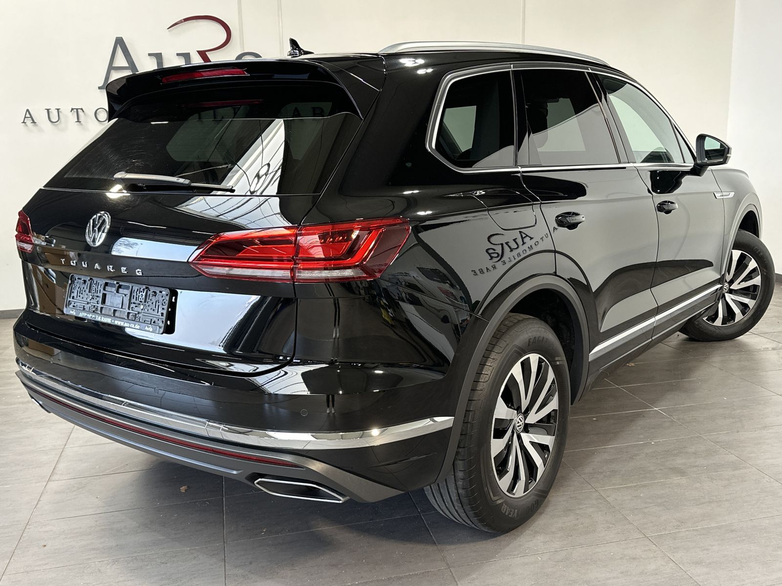 Fahrzeugabbildung Volkswagen Touareg 3.0 TDI Elegance 4Motion NAV+LED+PANO+PP