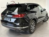 Volkswagen Touareg 3.0 TDI Elegance 4Motion NAV+LED+PANO+PP - Volkswagen Touareg: Elegance