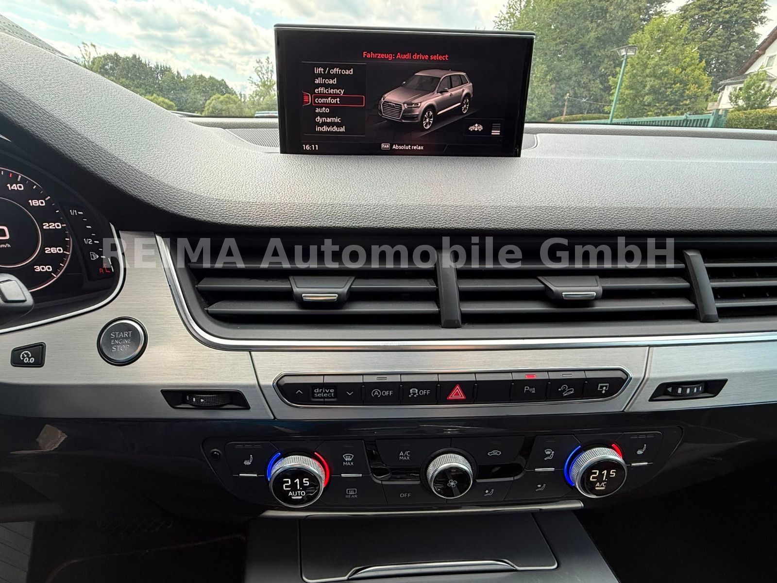 Fahrzeugabbildung Audi Q7 3.0 TDI quattro S-Line, 7 Sitzer, Pano