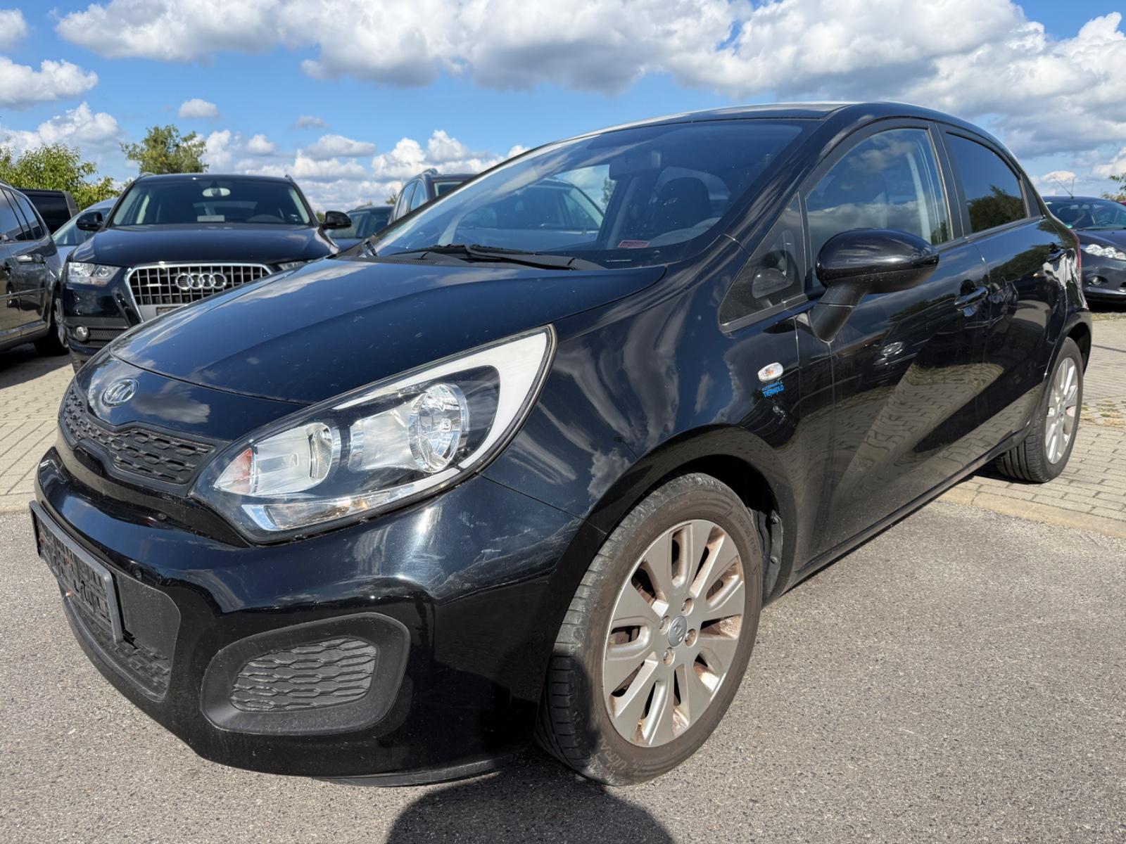 Kia Rio 1.2 Benzin 86 PS sehr gepflegt TÜV noch