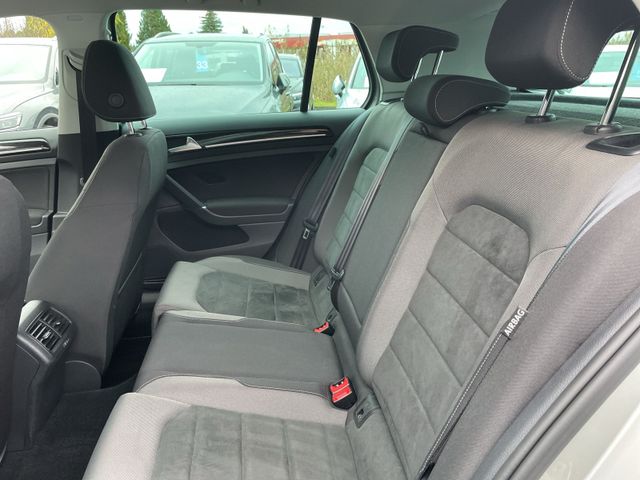 Golf Highline TSi DSG PANO Navi Kamera LED