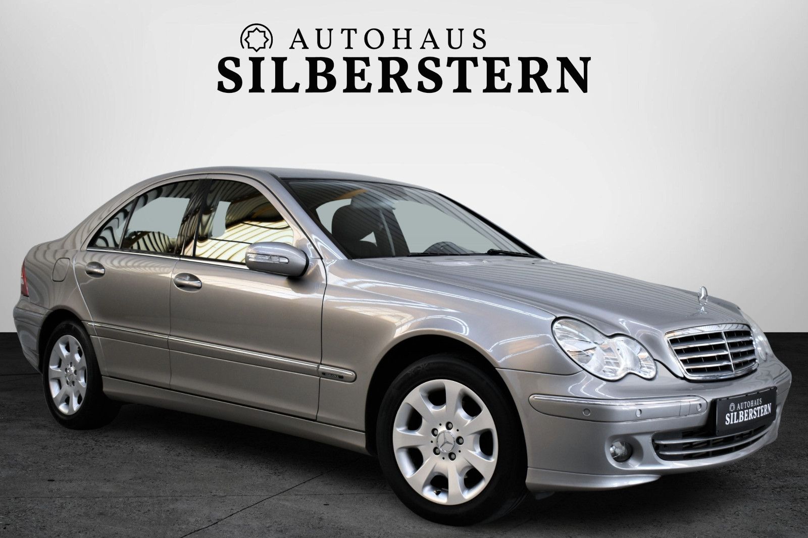 MERCEDES-BENZ C 180 K. Elegance+Automatik+Klima+Parkhilfe