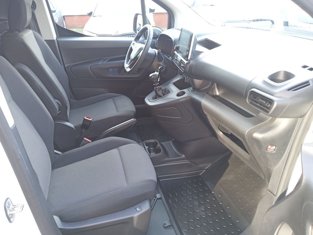 Fahrzeugabbildung Opel Combo Cargo XL 1.5D Edition+Navi+Klima+Sitzh