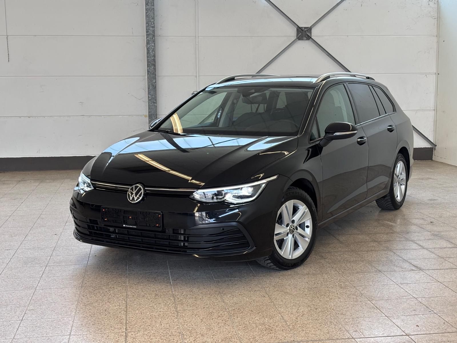 Volkswagen Golf 8 Var. Life 2.0TDI DSG/LED+/StHz/Virt/AHK