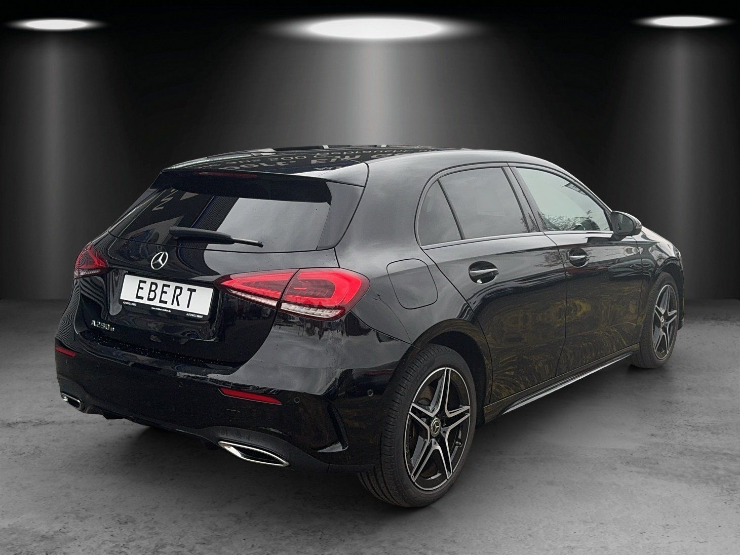 Fahrzeugabbildung Mercedes-Benz A250e AMG Pano MLED HighEndMBUX Busin AHK Kamera