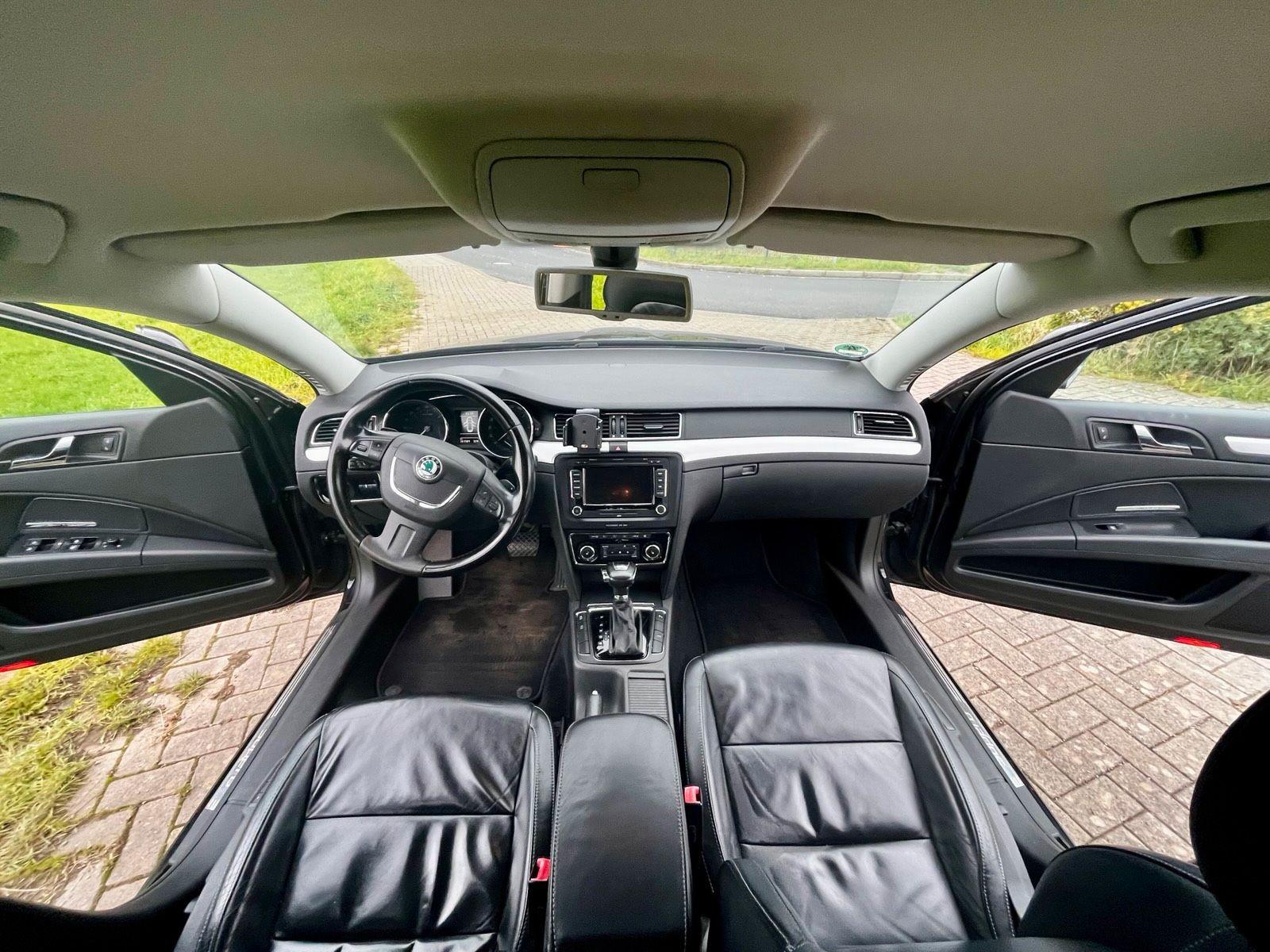 Skoda Superb 2010 — photo 9