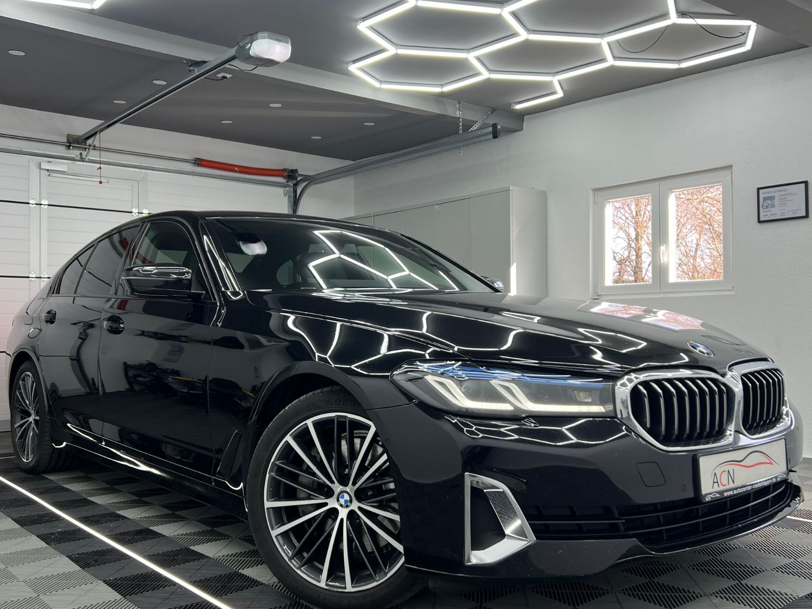 Fahrzeugabbildung BMW 530 d xDrive Luxury Line/DAB/HuD/LASER/19% MwSt.
