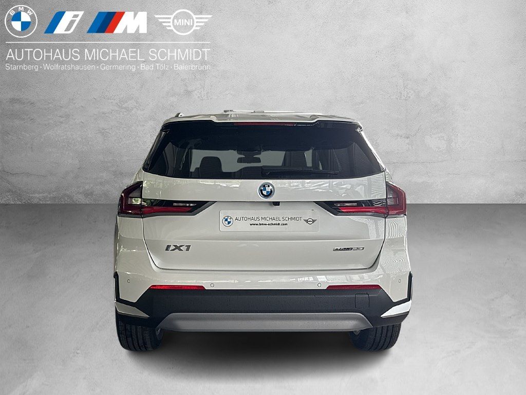 BMW iX1 - Bild 4