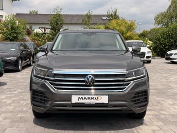 Volkswagen Touareg - 2