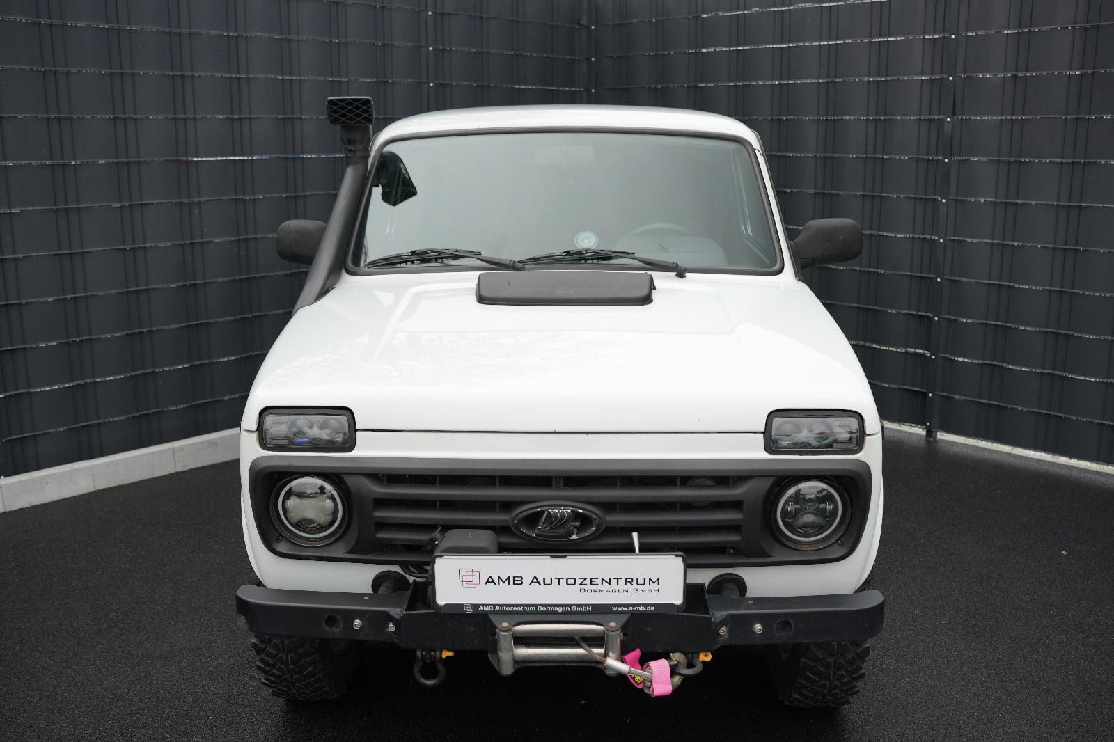 Lada Taiga (Niva)4x4*GAS*LUFT-SCHNORCHEL*SEIL*AHK*