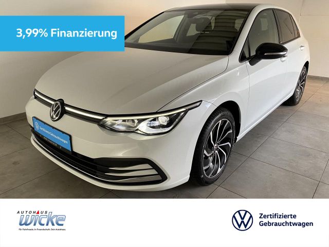 Golf VIII 1.0 TSI Move NAVI KLIMA PDC LED PANO