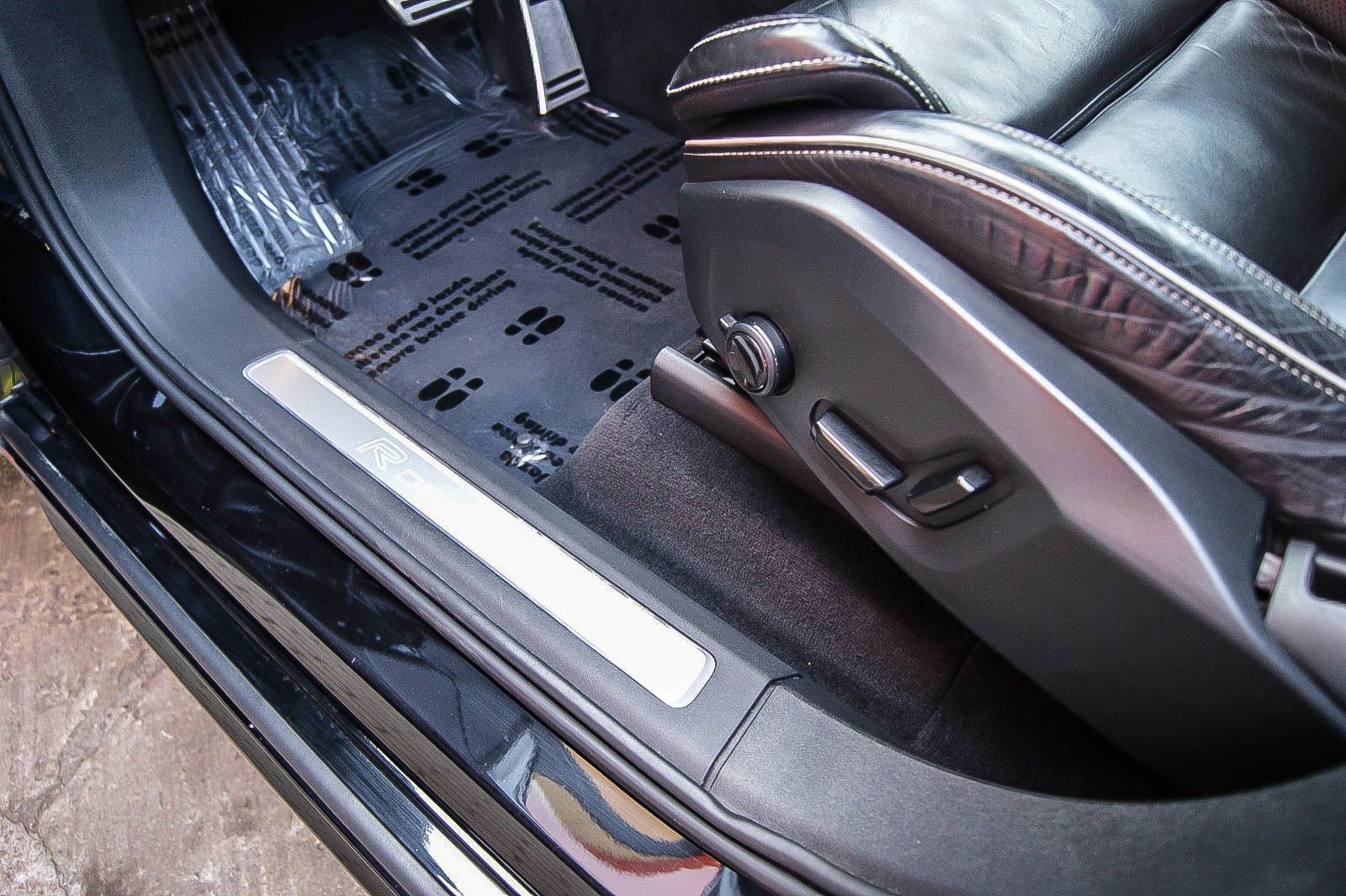 Fahrzeugabbildung Volvo XC90 T8 Hybrid R-DESIGN AWD 22-ZOLL STANDHEIZUNG