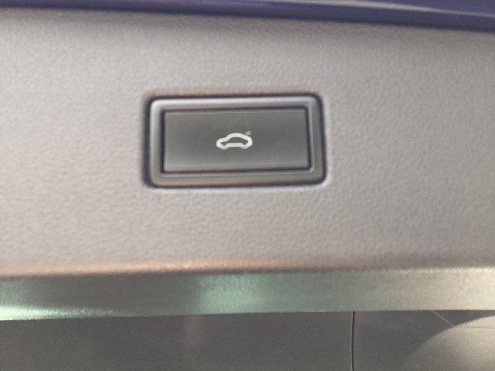 Fahrzeugabbildung Volkswagen Tiguan TDI IQ.DRIVE AHK Kamera ACC