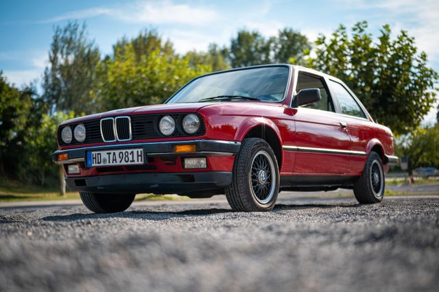 BMW 320i E30 Coupé