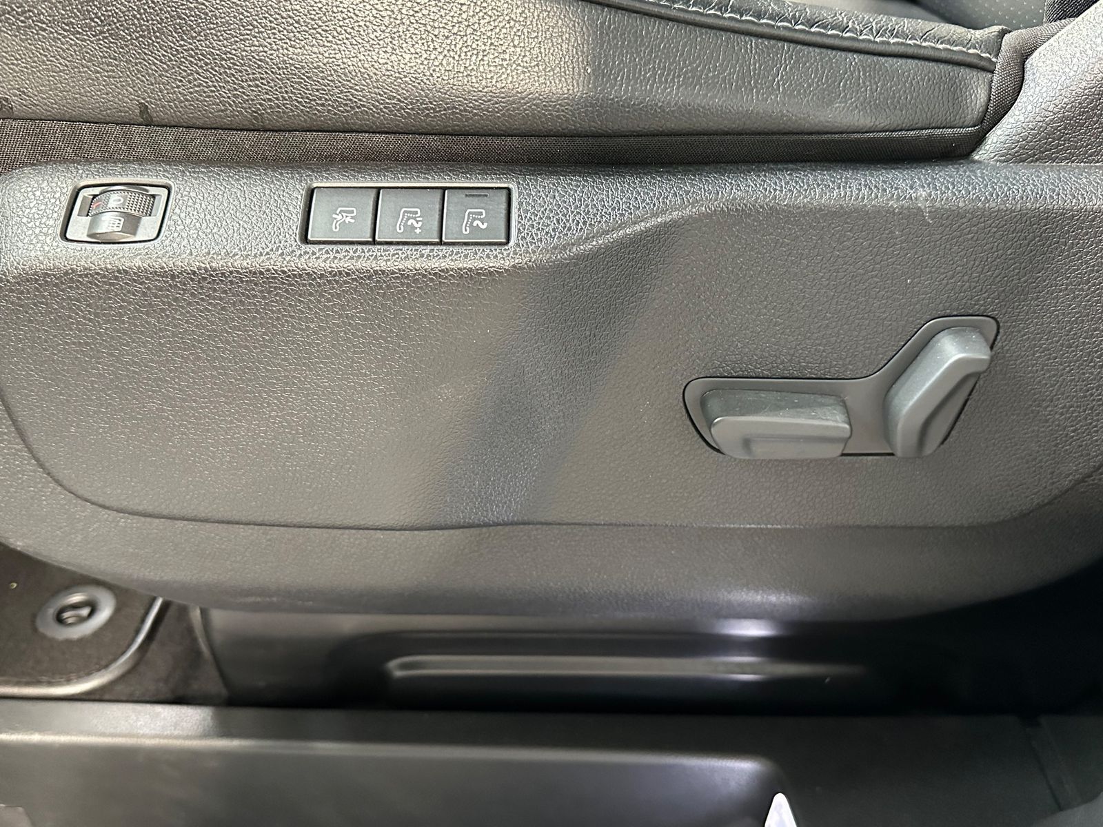 Fahrzeugabbildung Opel Zafira Life L2H1 2.0 Diesel NAV+PANORAMA+AHK+HUD