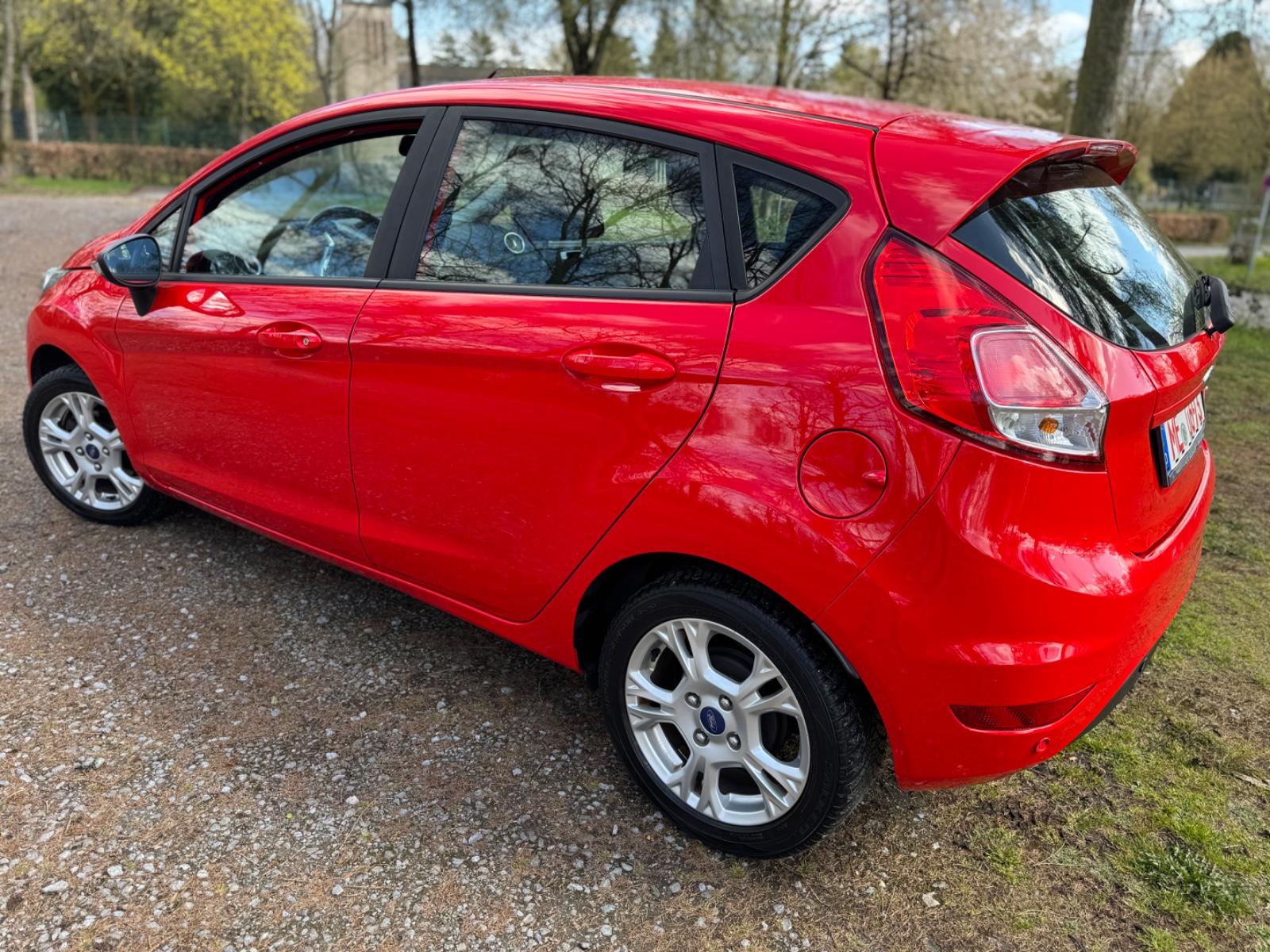 Ford Fiesta 1,0 Trend mit PDC/SHZ/Klimautomatik