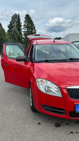 Skoda Roomster Basis - Skoda Roomster: Rot