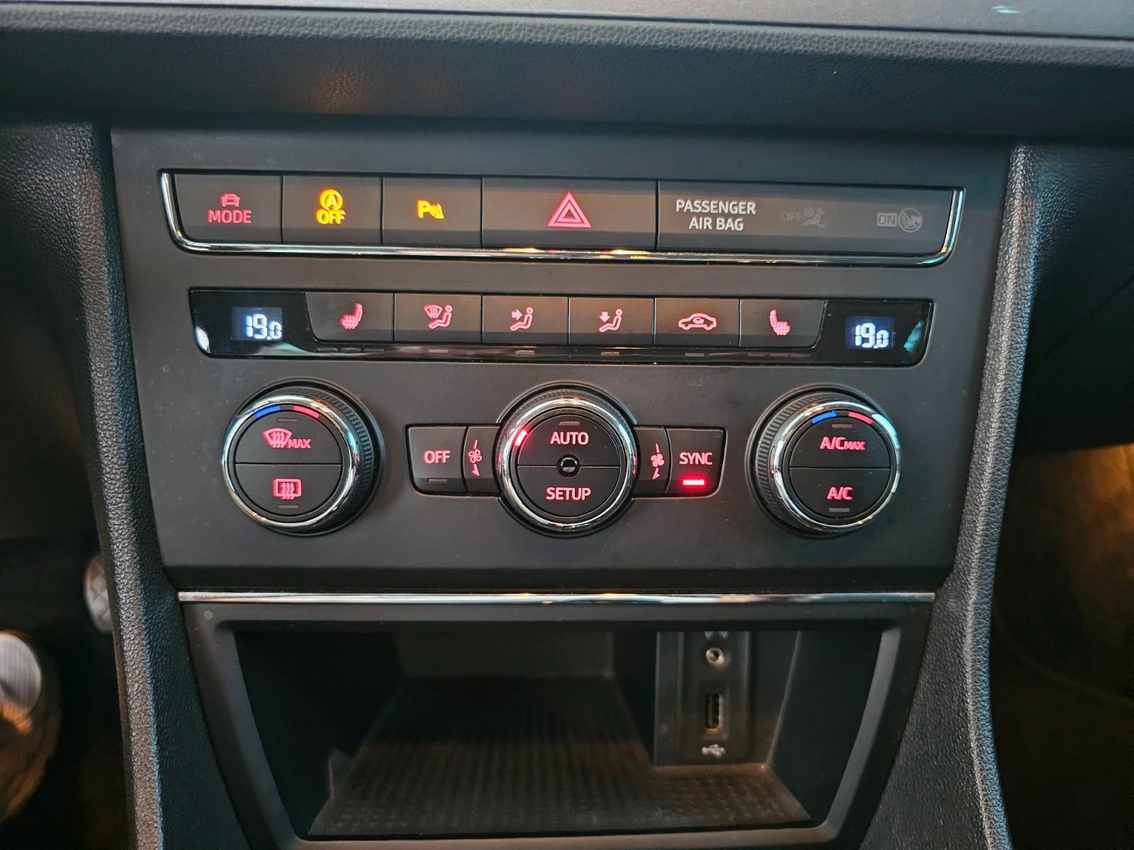 Seat Leon 2015 — photo 11