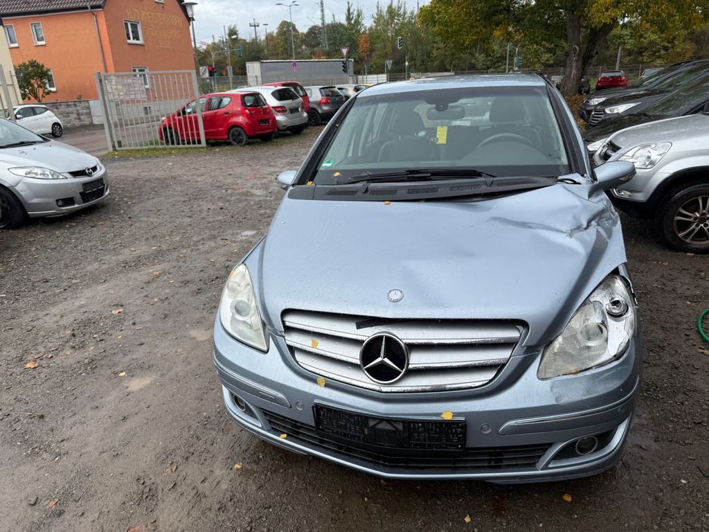 Mercedes-Benz B 200
