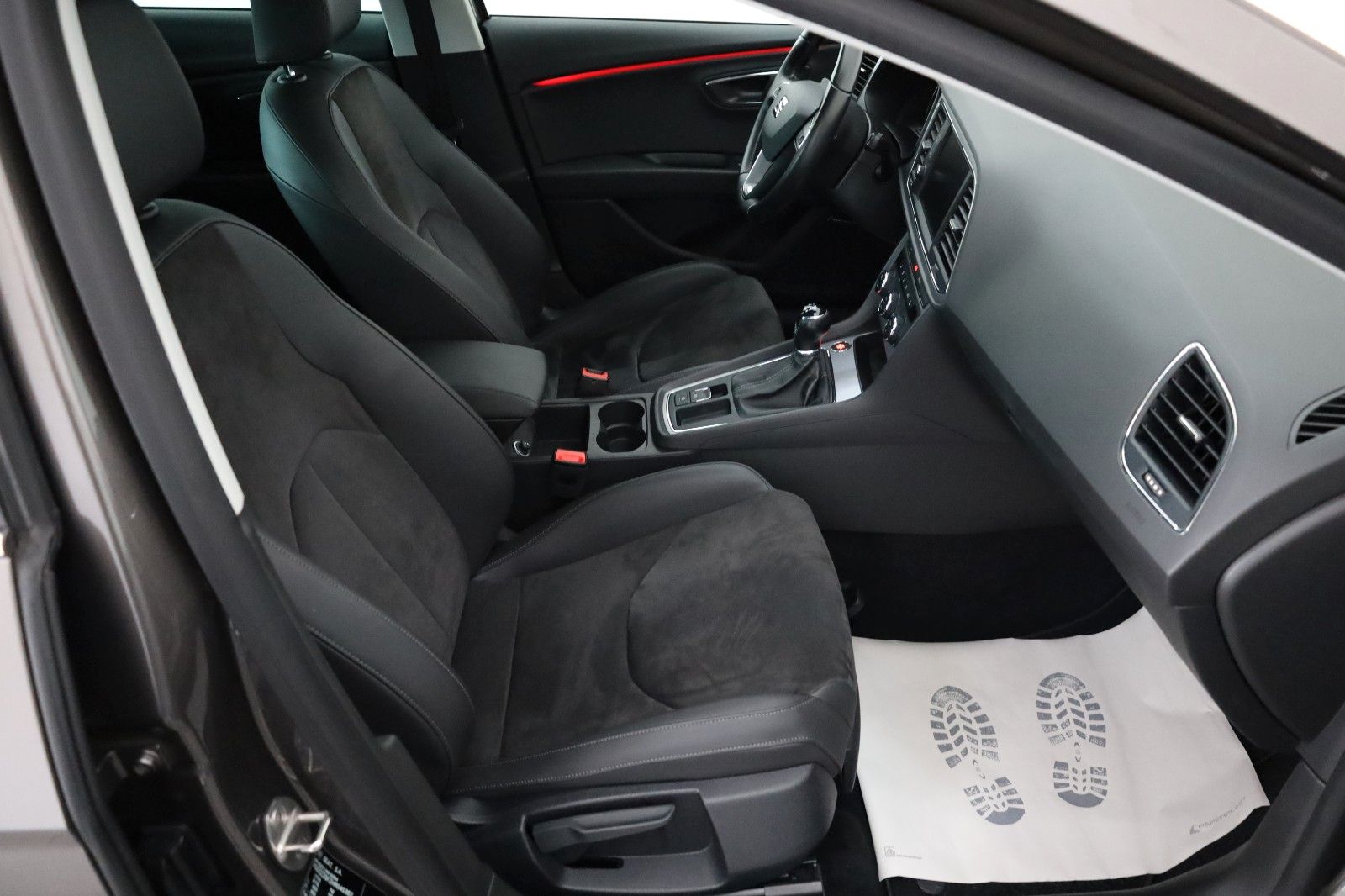Fahrzeugabbildung SEAT Leon Xcellence T.Leder,SH,PDC,Allwetterreifen