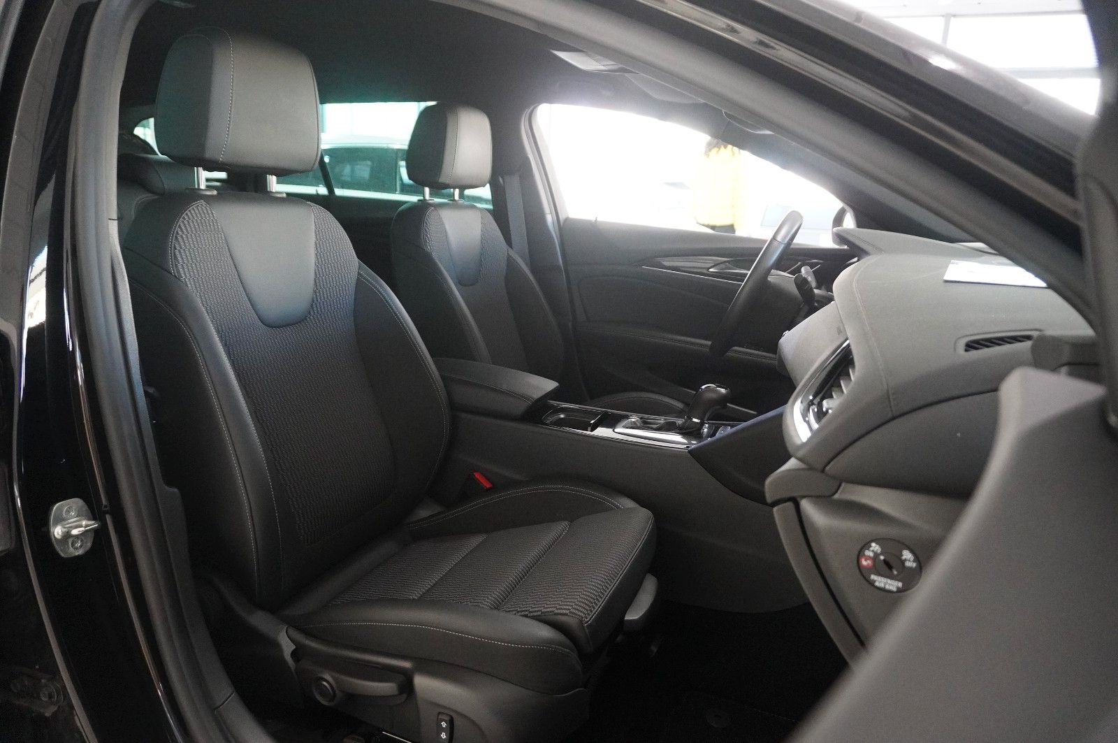 Fahrzeugabbildung Opel Insignia B ST 2.0D ELEGANVE NAVI/LED/KAMERA/OPC