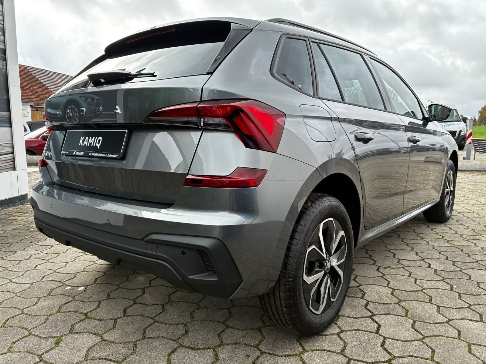 Fahrzeugabbildung SKODA Kamiq Selection 115PS DSG*RFK*PDC*LED*SmartLink