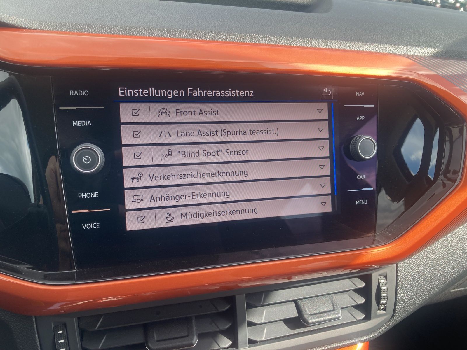 Fahrzeugabbildung Volkswagen T-Cross Style Navi LED SH Navi LED SH
