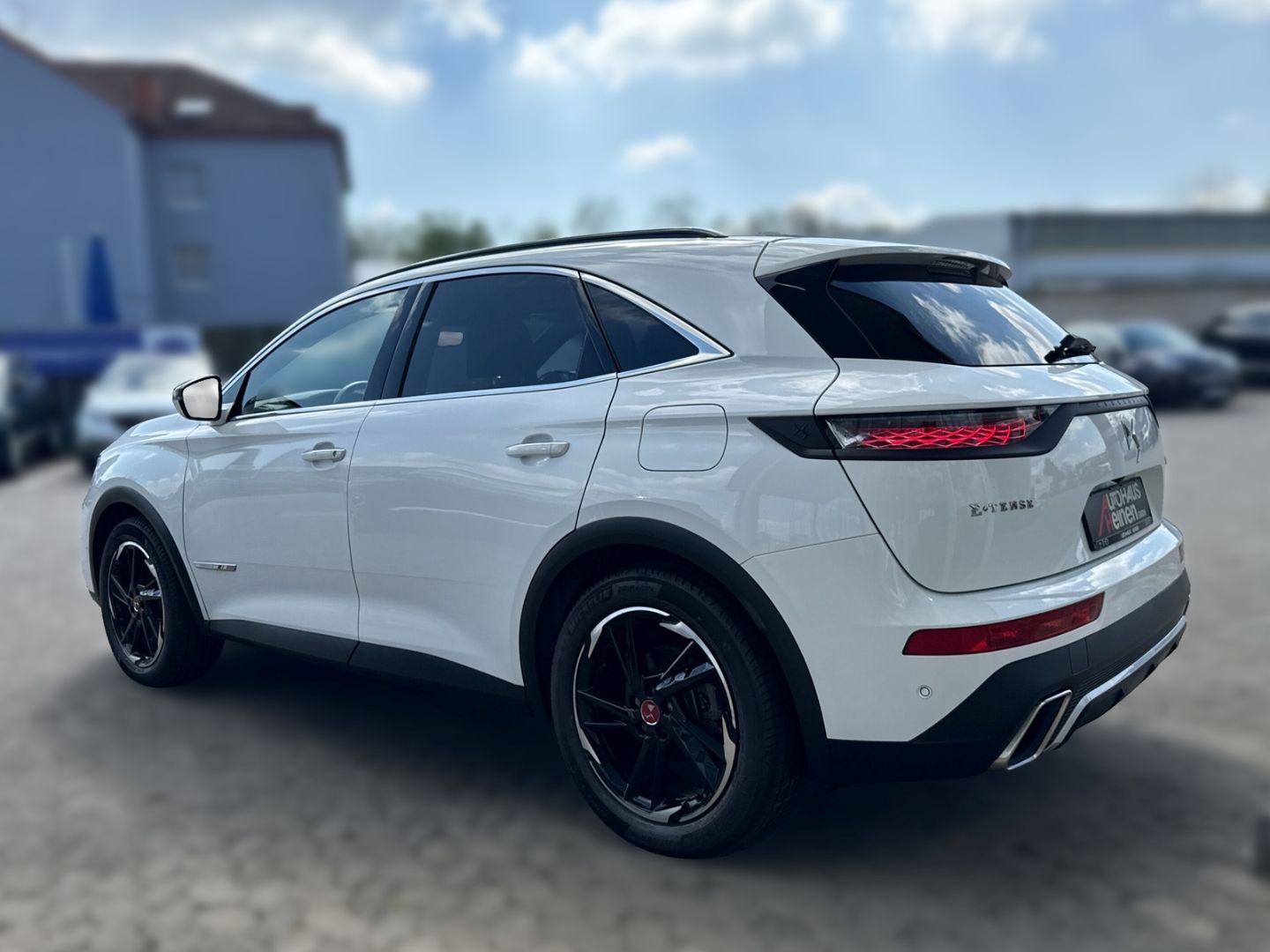 Fahrzeugabbildung DS Automobiles DS7 DS E-Tense 225 kW Performance Line + 4x2 AHK