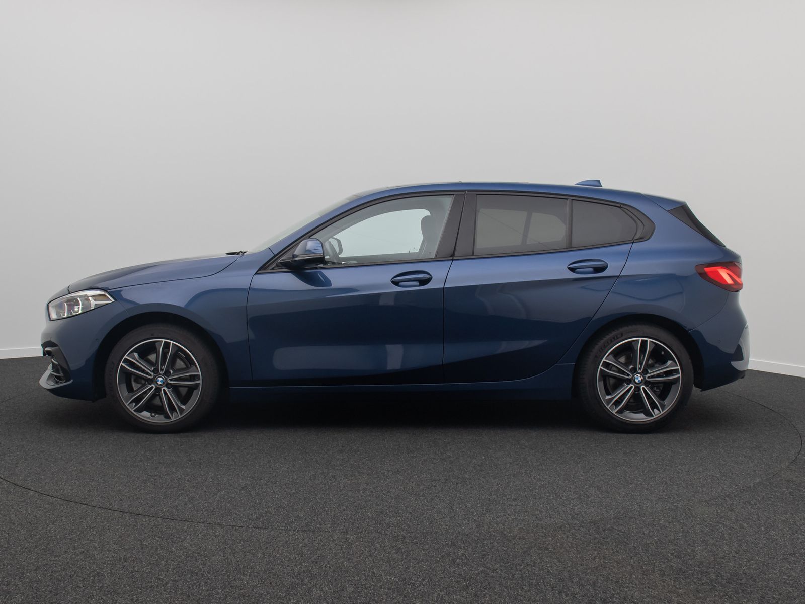 Fahrzeugabbildung BMW 118i Sport Line Kamera DAB DriveAs HiFi Panorama