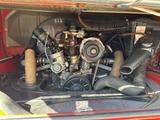 Volkswagen T2 - rote Volkswagen T2
