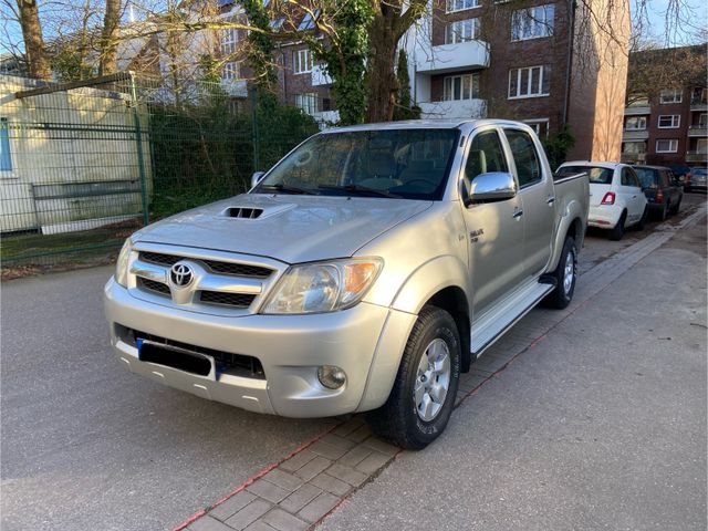 Toyota Hilux 2.5 D 4x4 .AHK Klima WMA9