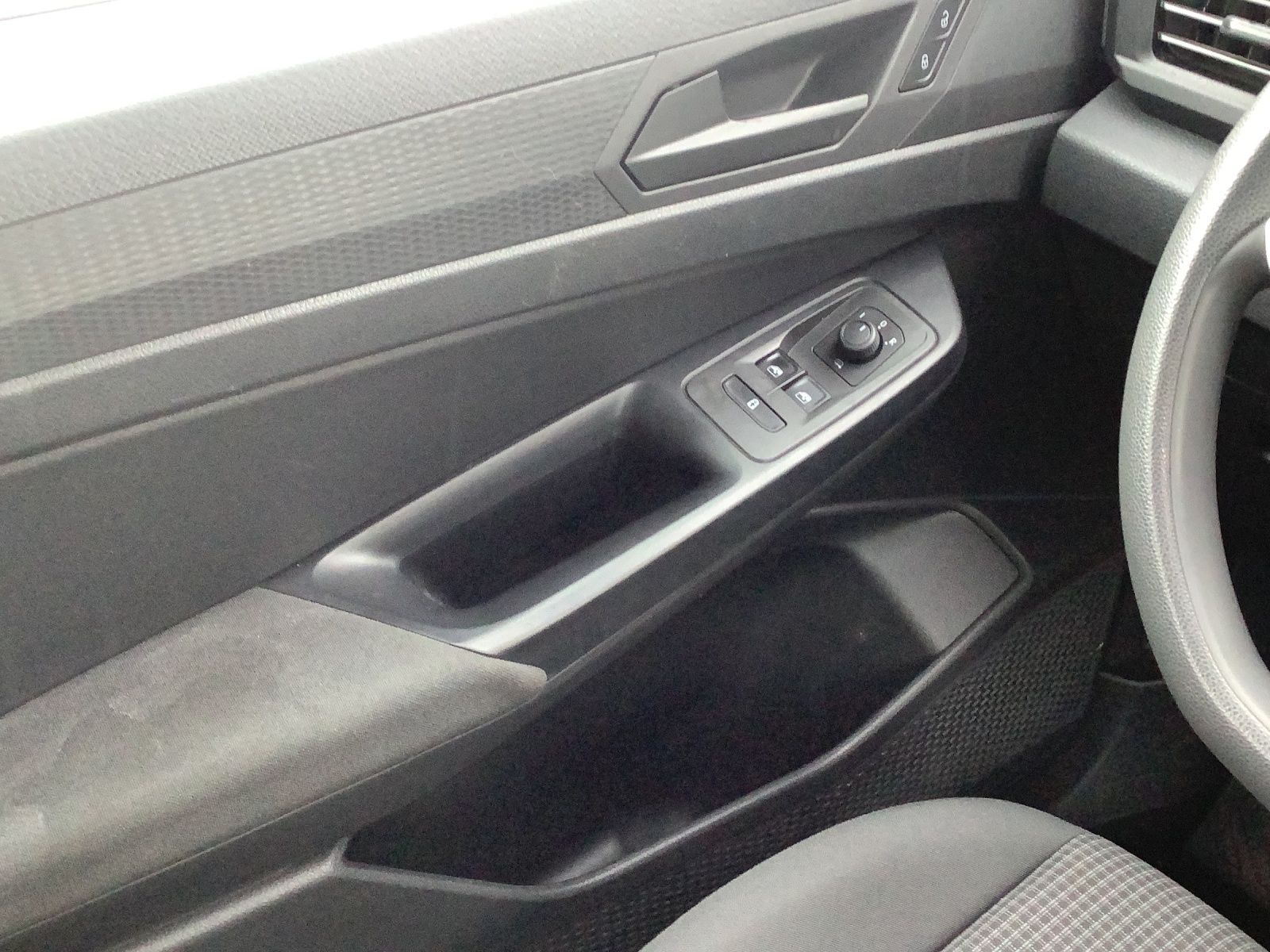 Fahrzeugabbildung Volkswagen Caddy Kombi TDI LED Climatronic GRA PDC