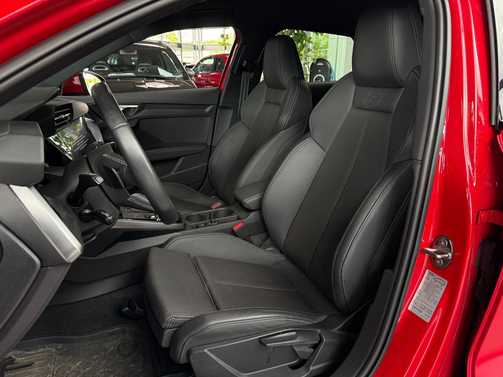 Fahrzeugabbildung Audi A3 Sportback  35 TFSI S line AHK LED NAVI