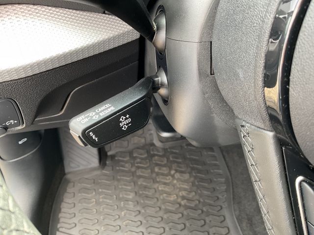 Q2 35 1.5 TFSI S-tronic PDC SHZ KAMERA NAVI LED