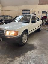 Mercedes-Benz 190 - Mercedes-Benz 190 mit Diesel-Antrieb