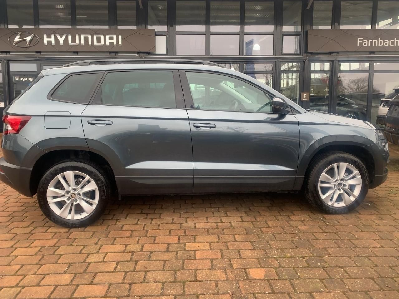 Fahrzeugabbildung SKODA Karoq Ambition Navi* SHZ* Tempomat*