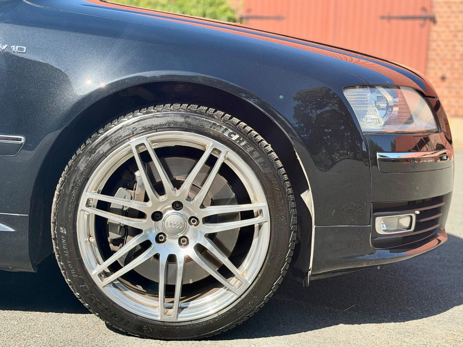 AUDI S8 5.2 QUATTRO V10 450ch - BVA - BANG & OLUFSEN - TOIT PANORAMIQUE - CAMÉRA DE RECUL - JANTES 20"