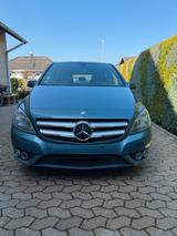 Mercedes-Benz Mercedes Benz B 180 CDI - Mercedes-Benz B 180 mit Diesel-Antrieb: Kombi, Schaltgetriebe