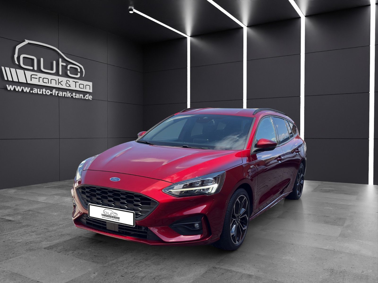 Fahrzeugabbildung Ford Focus Turnier ST-Line Cam*Shzg*ACC*Carbon