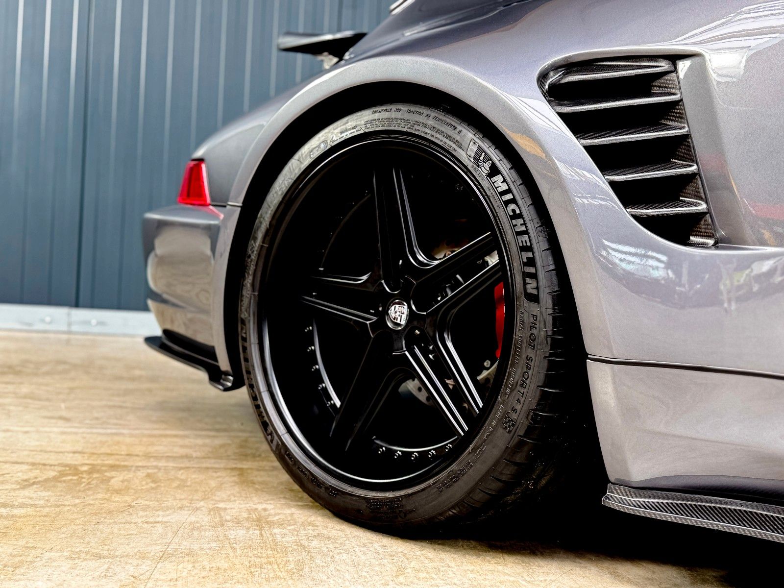 Fahrzeugabbildung Porsche 911 Kimaera 1 of 28