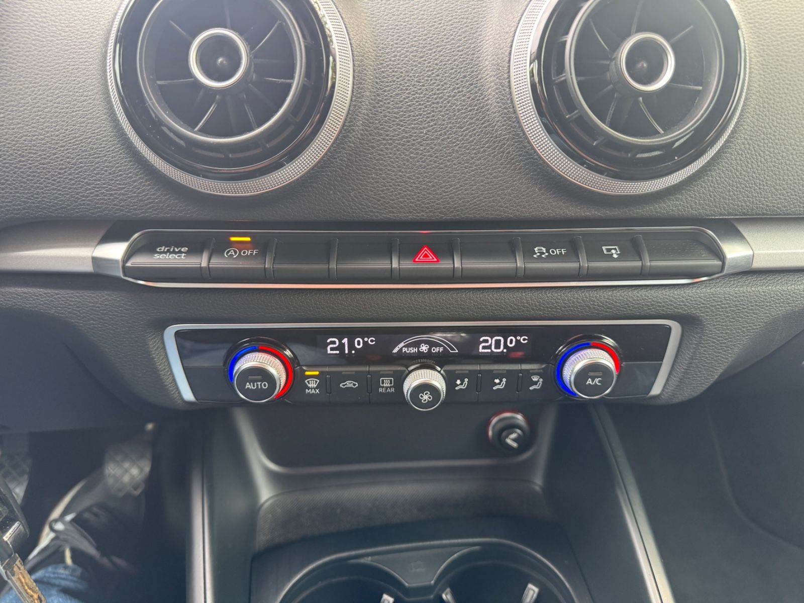 Fahrzeugabbildung Audi A3 Sportback ambition Bi-Xenon+Navi