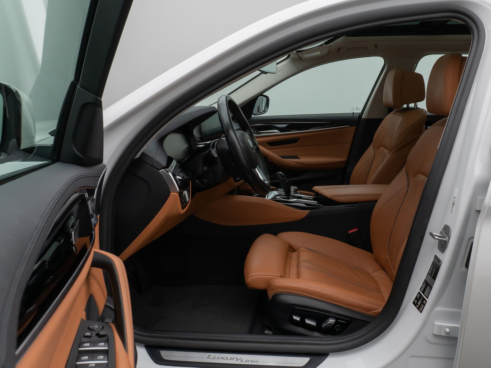 Fahrzeugabbildung BMW 530d xD Luxury Line Panorama Kamera HUD DAB HiFi