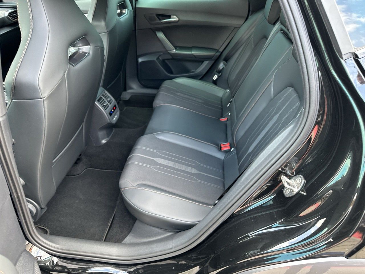 Fahrzeugabbildung CUPRA Formentor VZ 2.0 TSI 4Drive DSG
