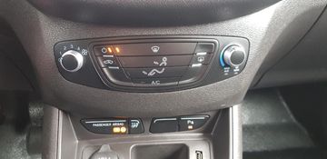 Fahrzeugabbildung Ford Transit Courier Trend