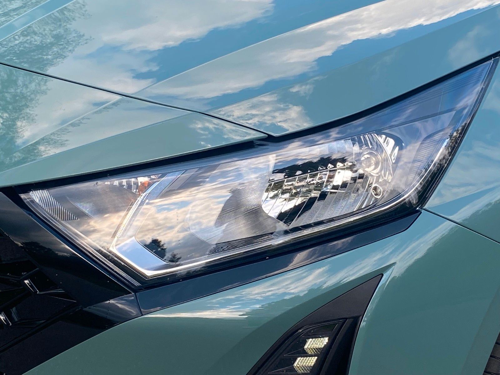 Fahrzeugabbildung Hyundai i20 1.0 T-GDI Trend *Navi*Sitzhzg*BOSE*DCT*RFK*