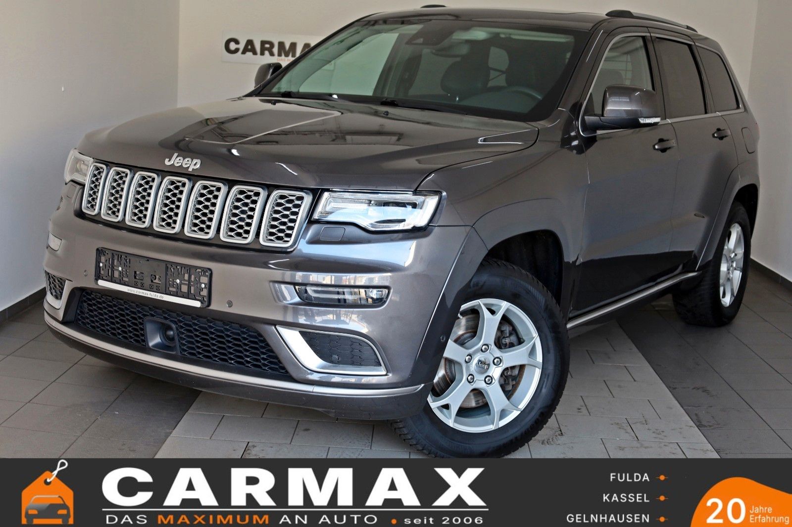 Fahrzeugabbildung Jeep Grand Cherokee 3.0CRD Summit Leder,Navi,Panorama